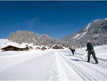 Skidorf Kleines Dorf in der Nähe des bekannten Obertauerns-2