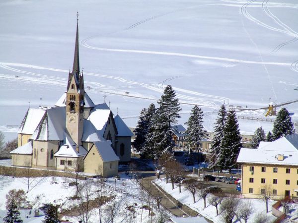 Skidorf Kleine Stadt im Herzen der Dolomiten mit gemütlichem Zentrum-1