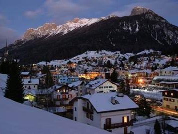 Skidorf Kleine Stadt im Herzen der Dolomiten mit gemütlichem Zentrum-6